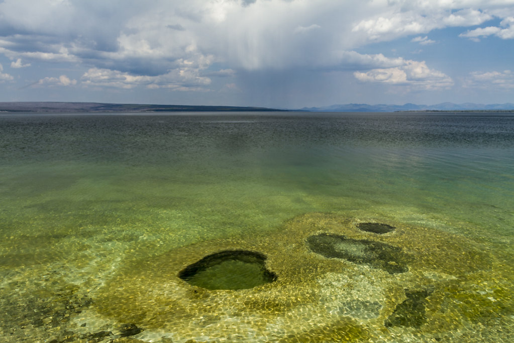 yellowstone-lake-1.jpg